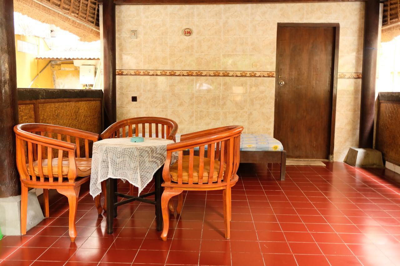 Kerti Beach Bungalow&Restaurant Padangbai  Bagian luar foto