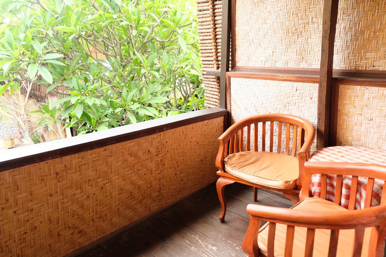Kerti Beach Bungalow&Restaurant Padangbai  Bagian luar foto