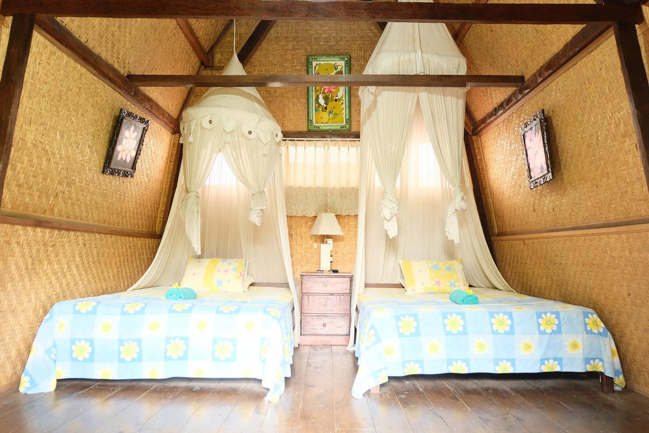 Kerti Beach Bungalow&Restaurant Padangbai  Bagian luar foto