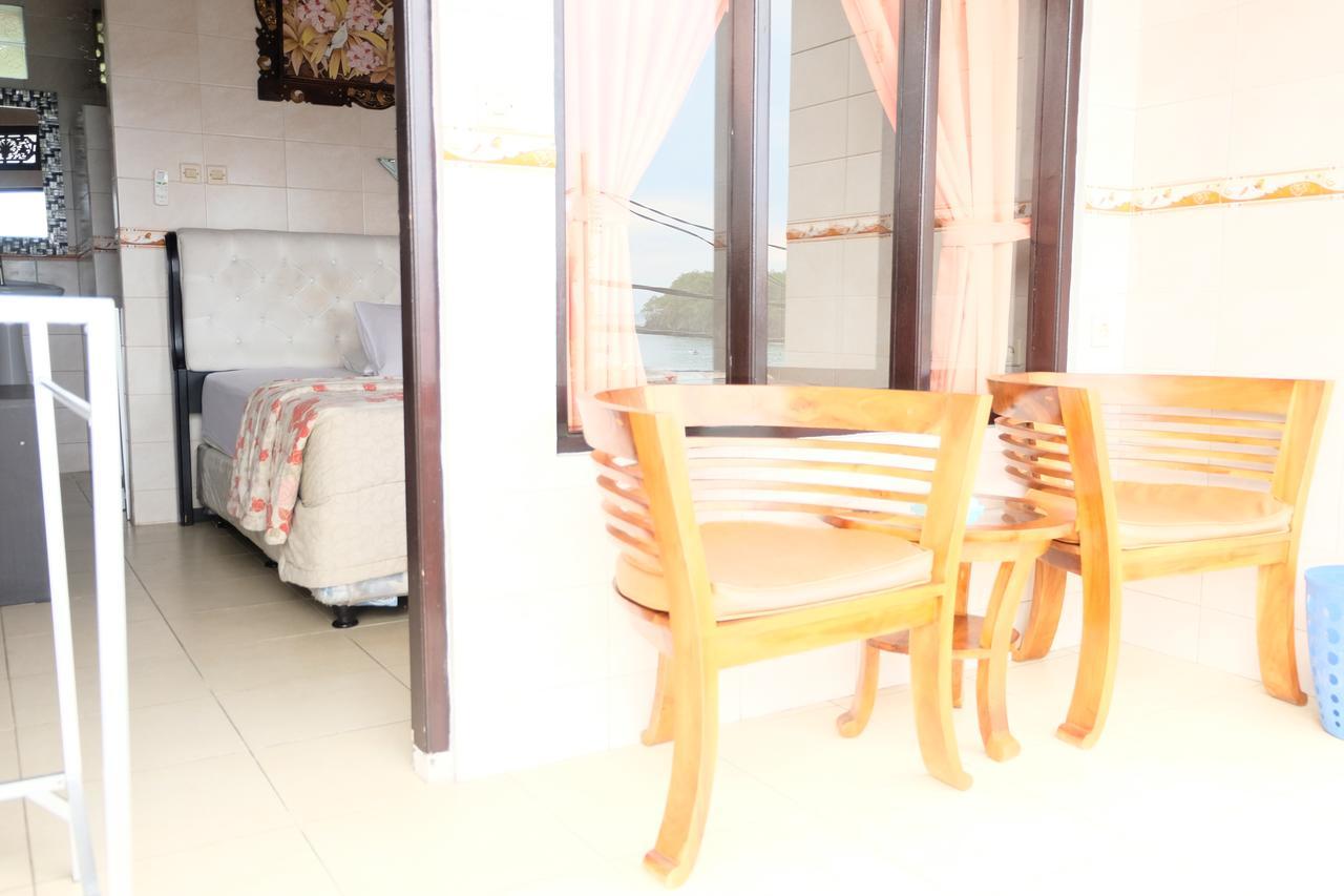 Kerti Beach Bungalow&Restaurant Padangbai  Bagian luar foto